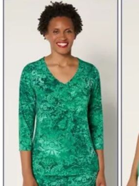 Susan Graver Printed Liquid Knit V-neck 3/4 Sleeve Top | Size XL